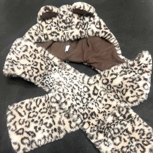 Kids unisex winter hat with mittens tan & black cheetah one size